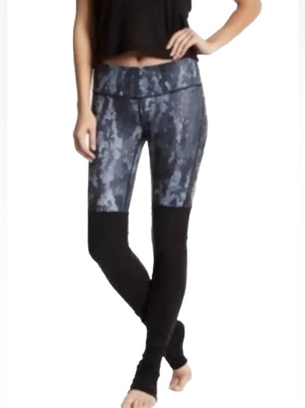 Alo Yoga Goddess Ribbed Legging size medium in Marble Swirl.